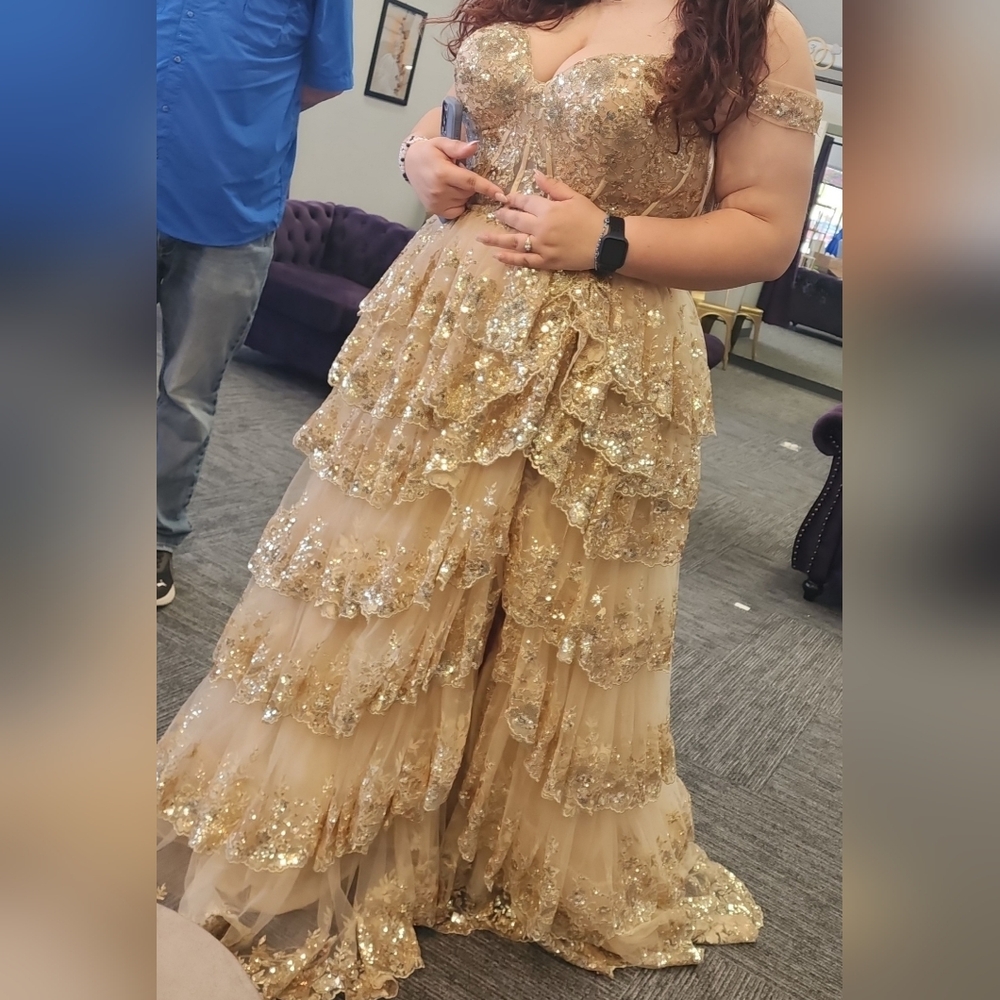 Sherri Hill Gold Sequin Tiered Off-Shoulder Prom Gown - Picture 5 of 6